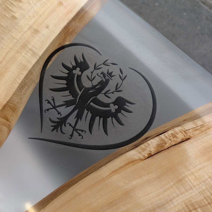 Kunst aus Epoxid und Holz